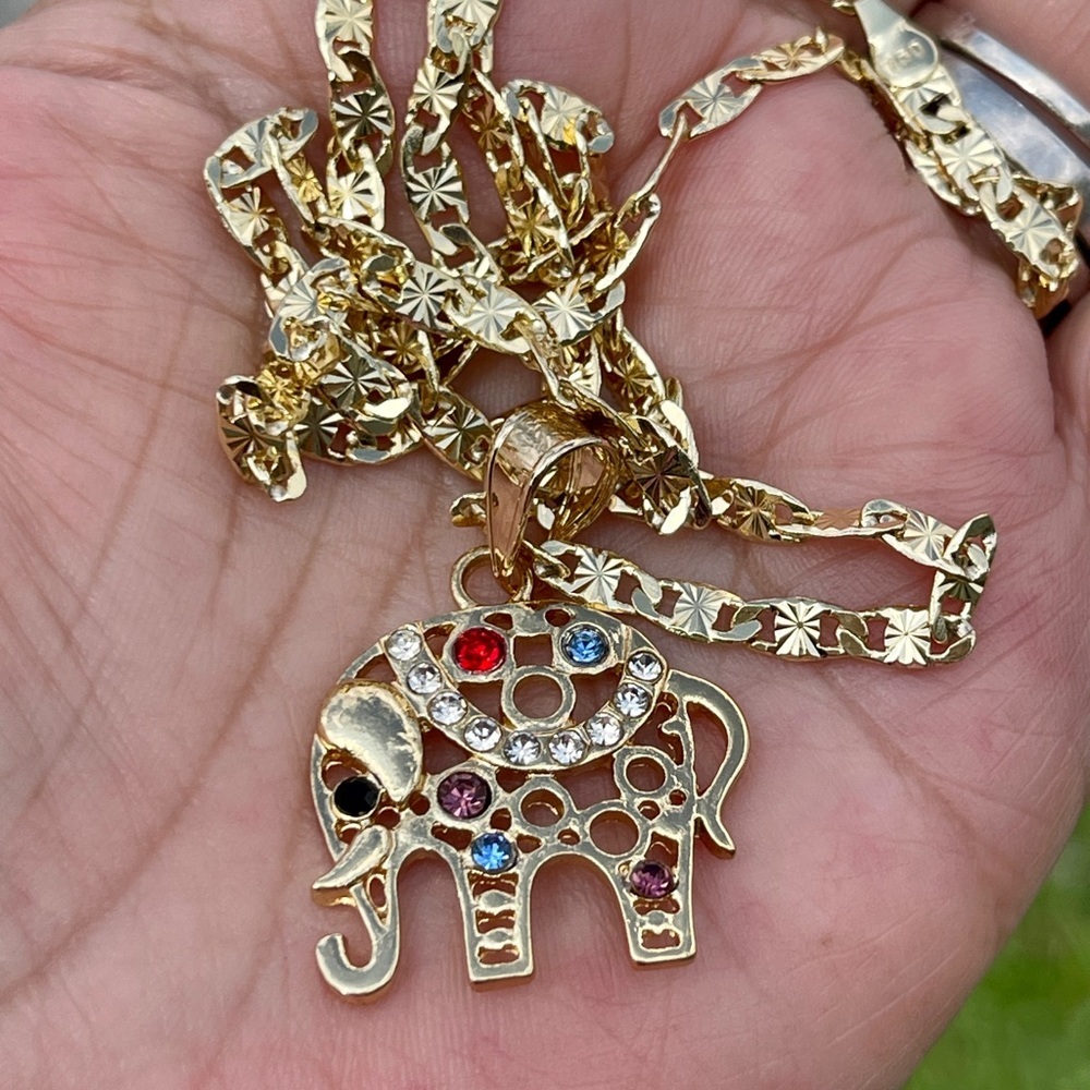 Good Luck Elegant Pendant 14k Plated Gold with Chain - Picture 2 of 10